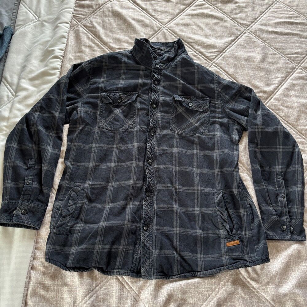 Voyager: Plaid Flannel Shirt Men's Size XL Black Grey Long Sleeve Button Down